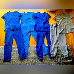 Figs scrubs 4 pair! All xs excellent condition!